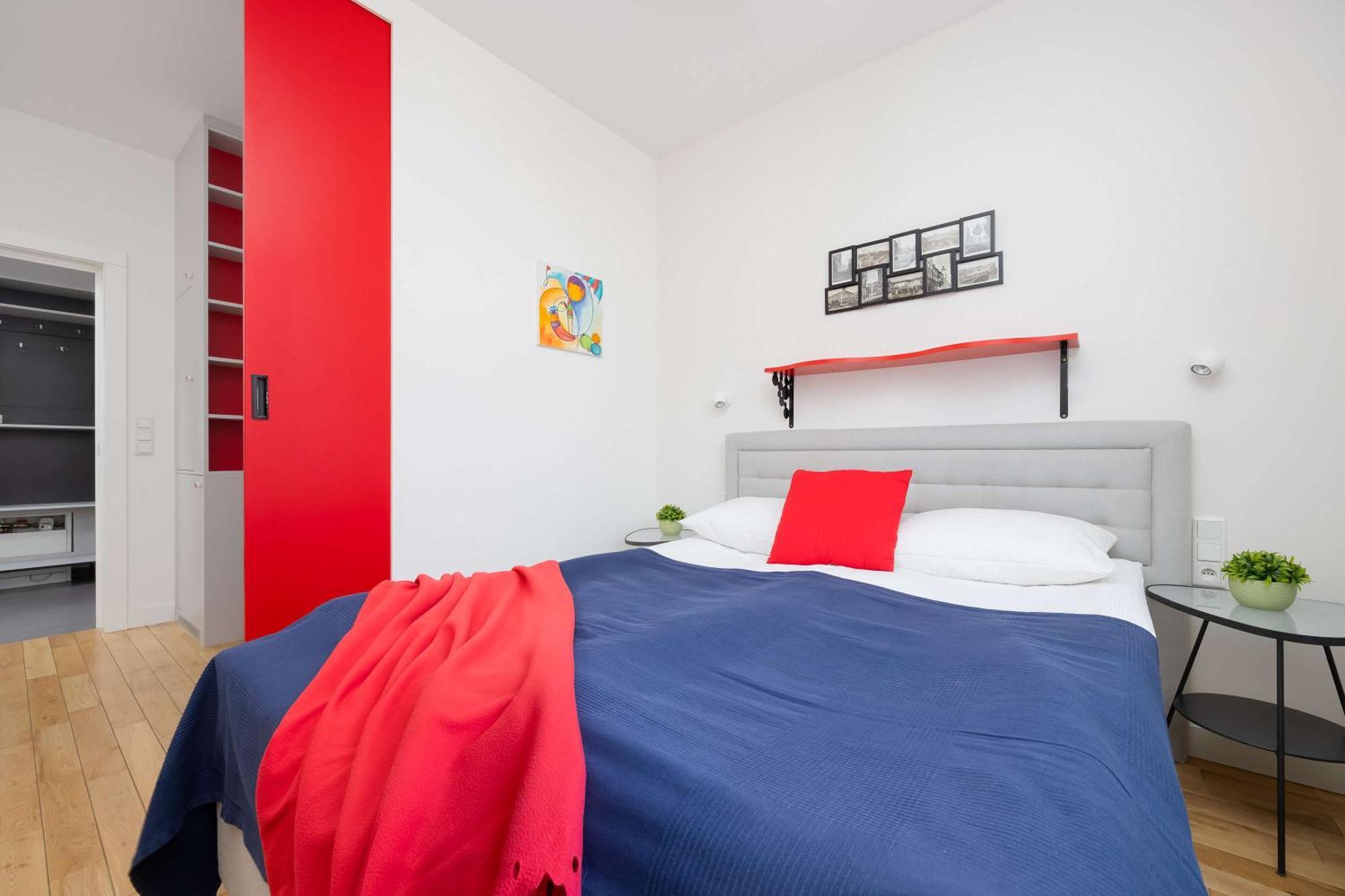Leszczynska American Retro With Balcony Warsaw's Powisle By Renters Apartament