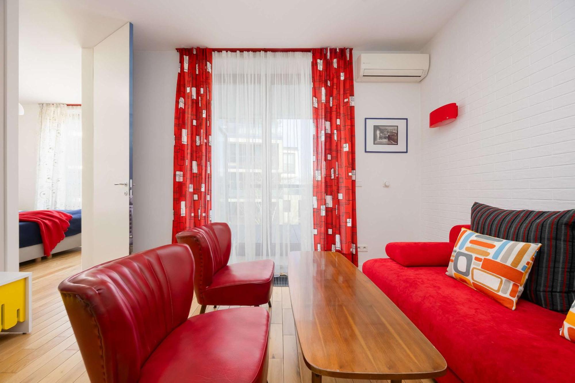 Leszczynska American Retro With Balcony Warsaw's Powisle By Renters